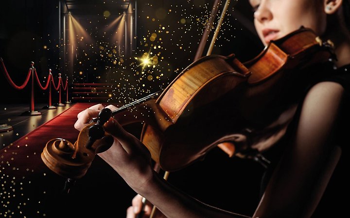 två personer som tittar på en datorskärm (AI-genererad)